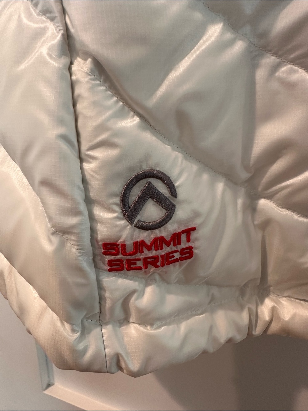 The North Face Women’s White Insulated Summit Series Vest - Picture 3 of 5